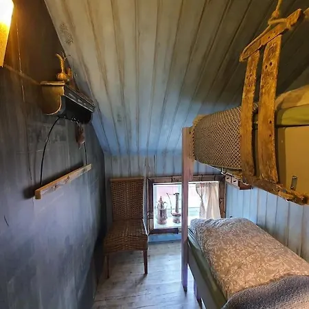 Boathouse In Mausund Apartmán *