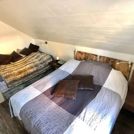 Boathouse In Mausund Apartament *