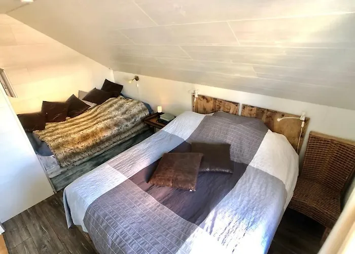 Boathouse In Mausund 公寓 *